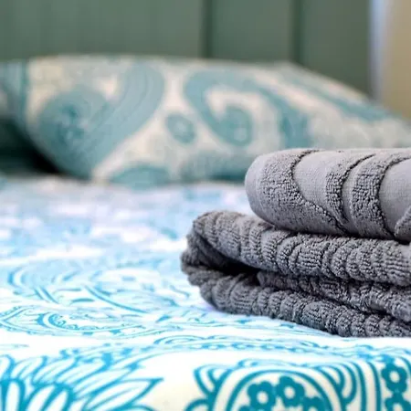 Sunny Flat In The Center Of Tirana, 2 Min. Walk Apartamento Tirana