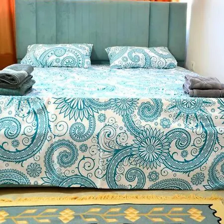 Daire Sunny Flat In The Center Of Tirana, 2 Min. Walk Tiran