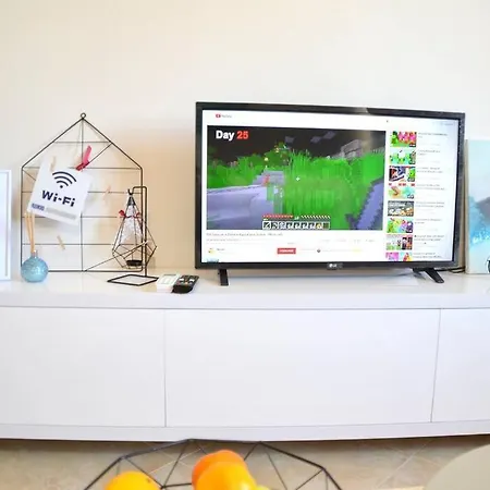 Daire Sunny Flat In The Center Of Tirana, 2 Min. Walk *