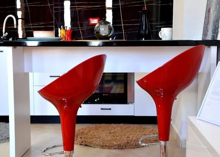 Apartman Sunny Flat In The Center Of Tirana, 2 Min. Walk