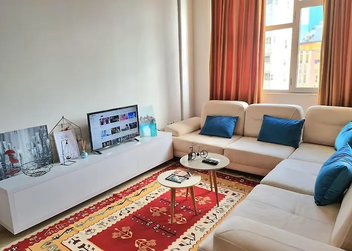 公寓 Sunny Flat In The Center Of Tirana, 2 Min. Walk